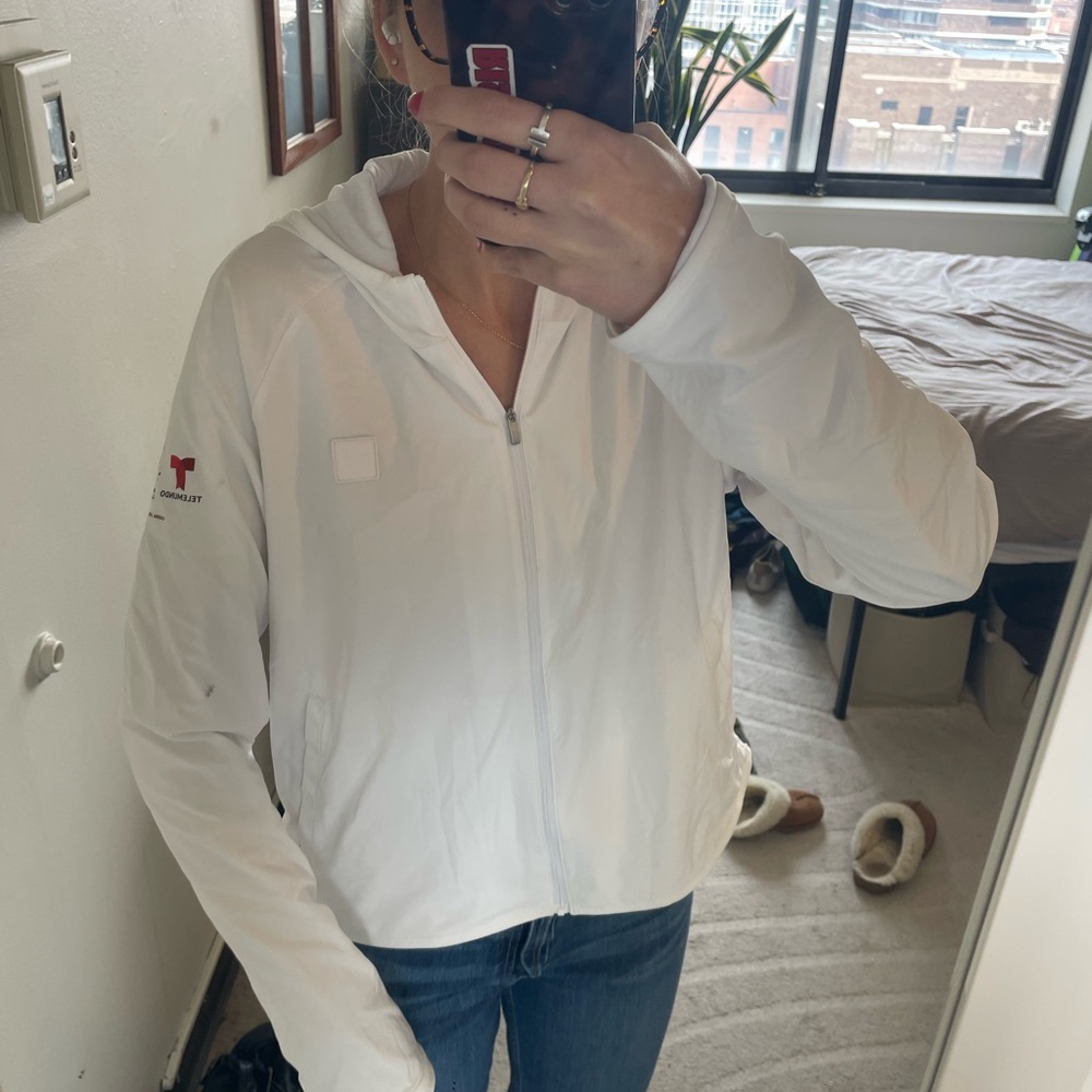 Adidas White Ski Jacket with Quarter-Zip and Relaxed Fit